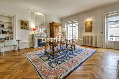 Appartement - 231 m² - 5 pièces