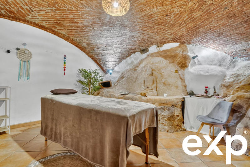 Maison - 438 m² - 12 pièces