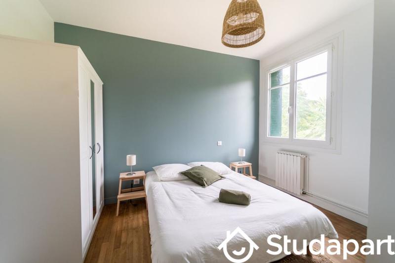 Chambre - 11 m² - 1 pièce