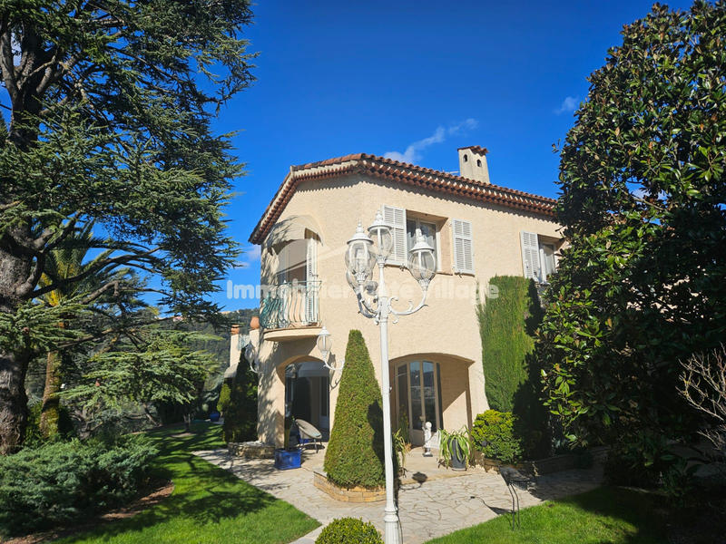 Villa - 276 m² - 8 pièces