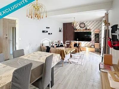 Maison - 90 m² - 5 pièces