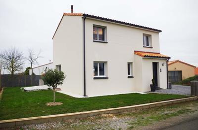 Maison - 80 m² - 4 pièces