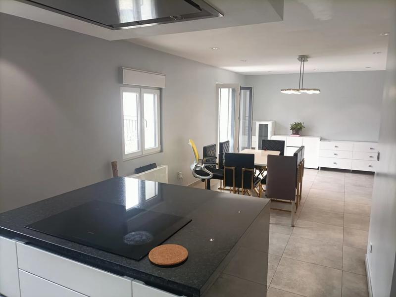 Maison - 192 m² - 8 pièces