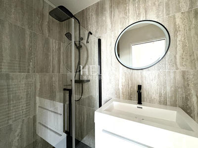 Appartement - 105 m² - 3 pièces