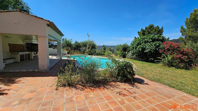 Maison - 161 m² - 9 pièces