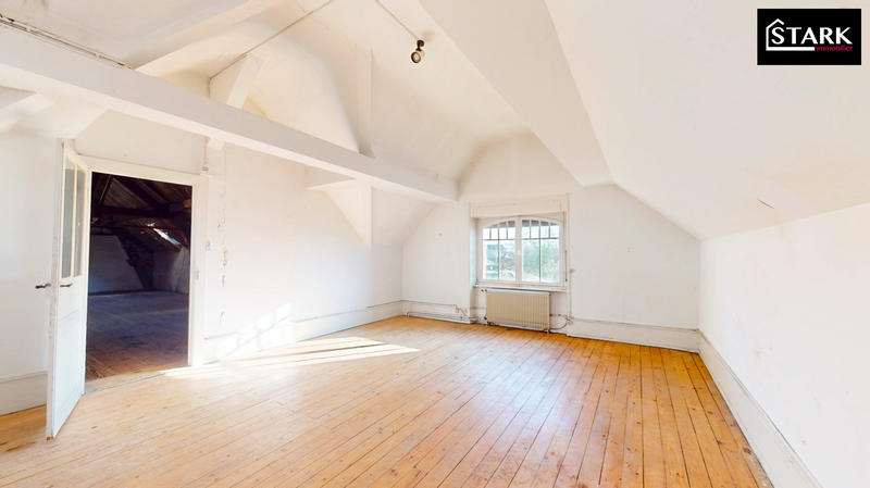 Maison - 274 m² - 10 pièces