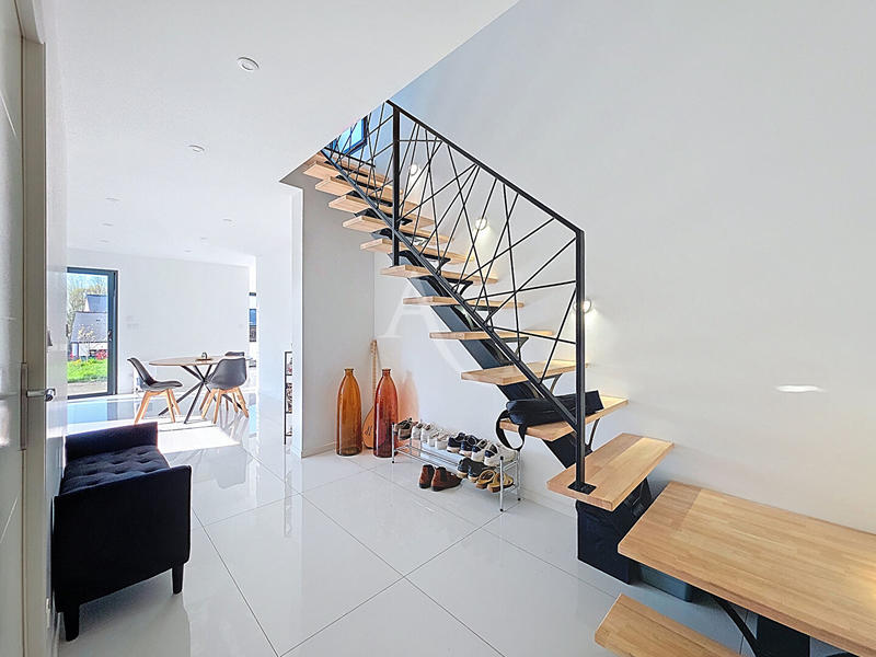 Maison - 121 m² - 6 pièces