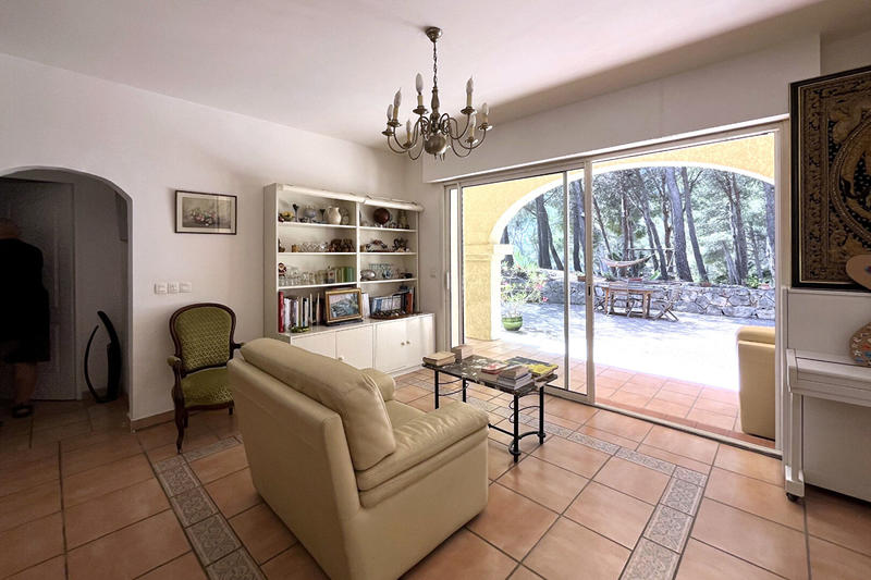 Maison - 257 m² - 10 pièces