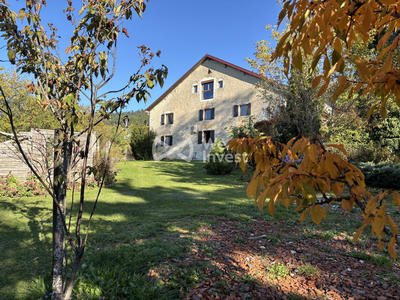 Maison - 300 m² - 9 pièces