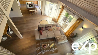 Maison - 219 m² - 7 pièces