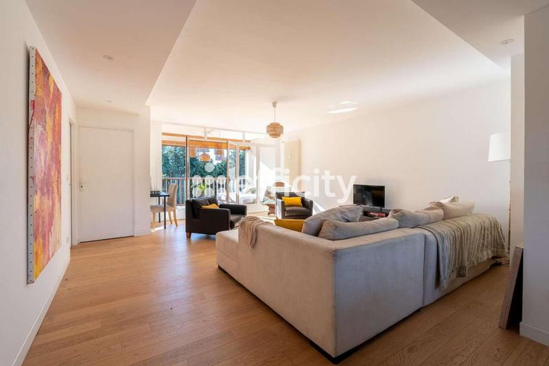 Appartement - 100 m² - 4 pièces