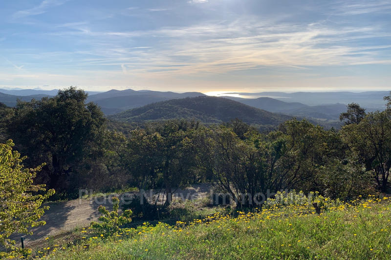 Maison - 220 m² - 5 pièces