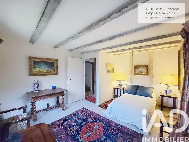 Maison - 338 m² - 12 pièces