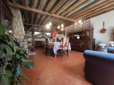 Maison - 428 m² - 8 pièces