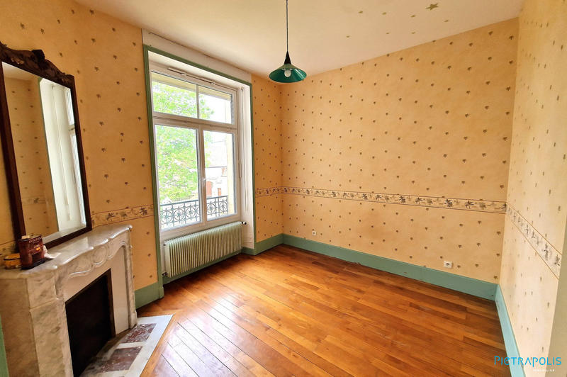 Maison - 342 m² - 12 pièces