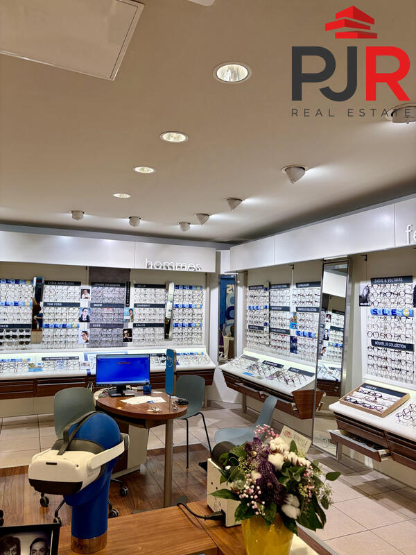 Local commercial - 273 m²