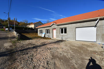 Maison - 93 m² - 5 pièces