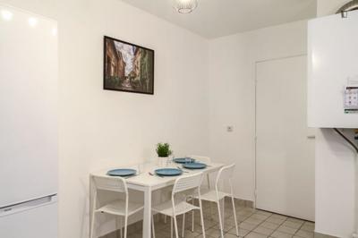 Chambre - 10 m² - 6 pièces