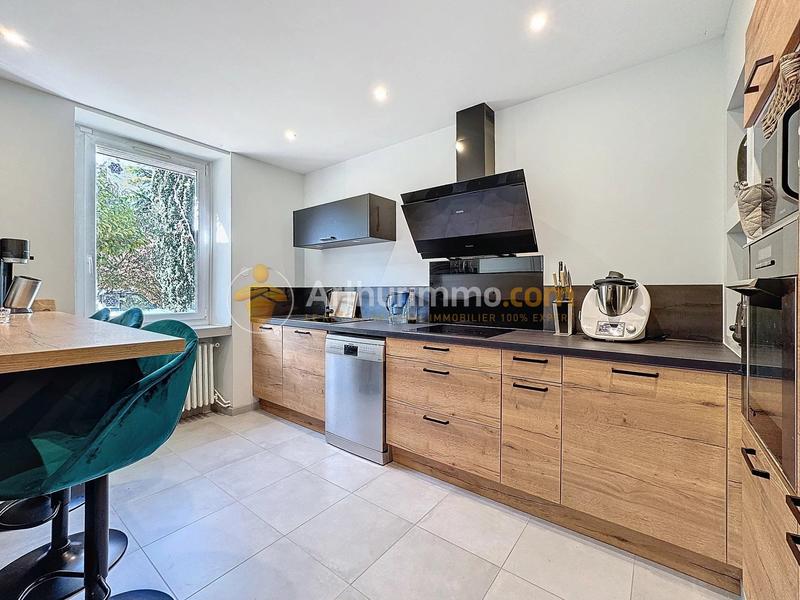 Maison - 285 m² - 8 pièces