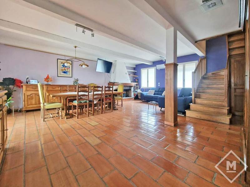 Maison - 282 m² - 7 pièces