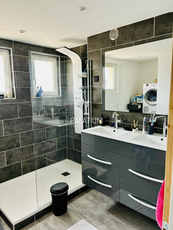 Appartement - 100 m² - 6 pièces