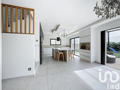 Maison - 163 m² - 5 pièces