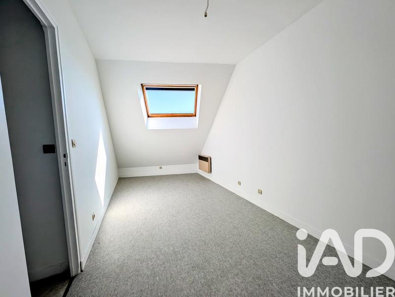 Maison - 248 m² - 9 pièces