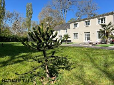 Propriété - 350 m² - 12 pièces