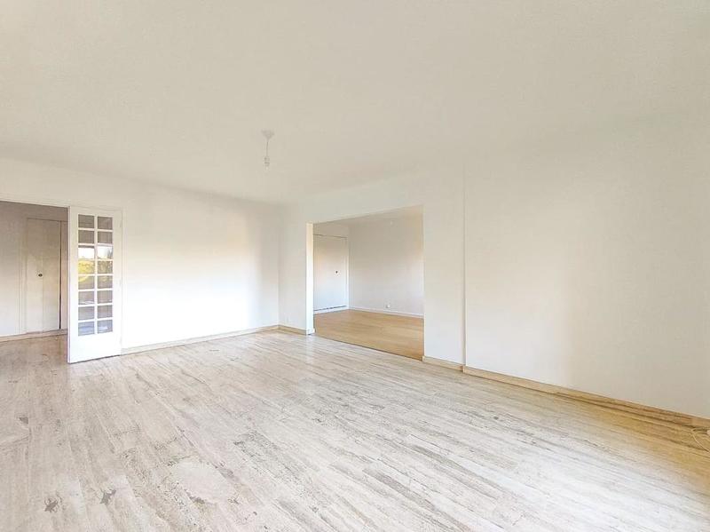 Appartement ancien - 111 m² - 5 pièces