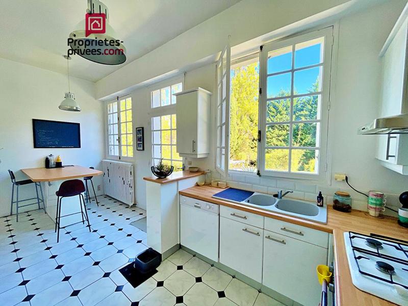 Propriété - 350 m² - 8 pièces