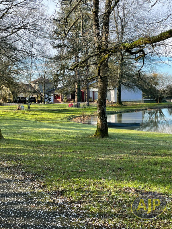 Maison - 180 m² - 6 pièces