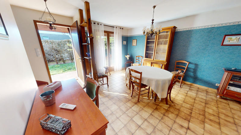 Maison - 140 m² - 5 pièces