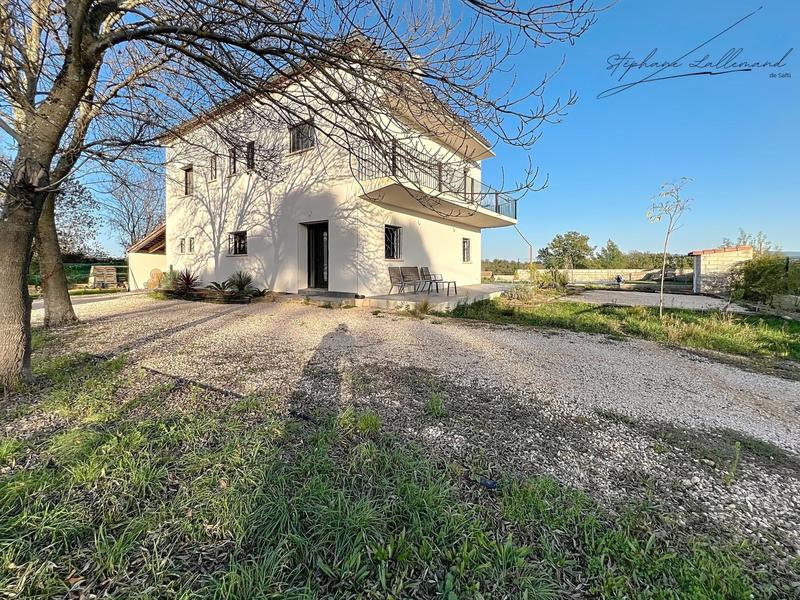 Maison - 190 m² - 5 pièces