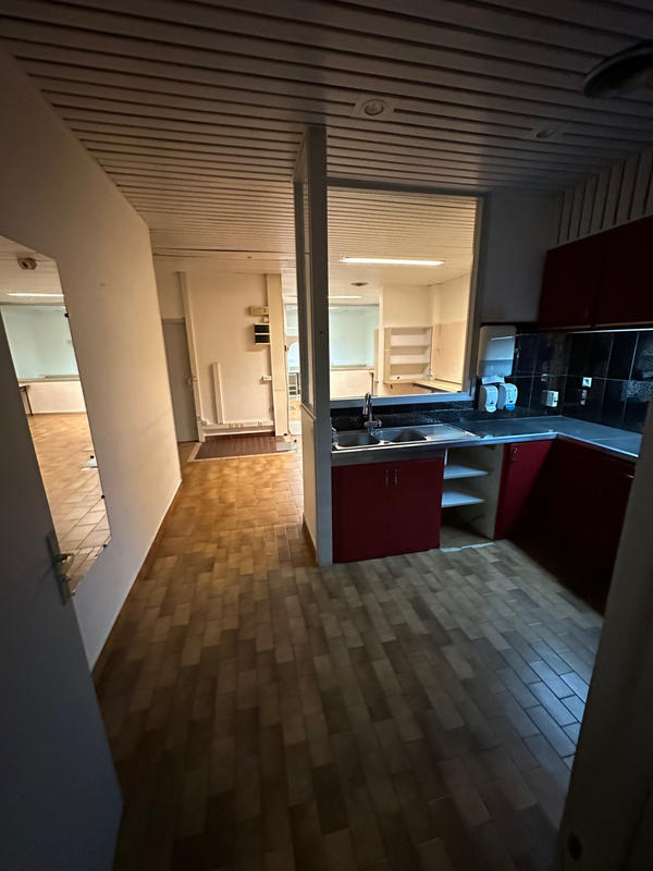Local commercial - 635 m²