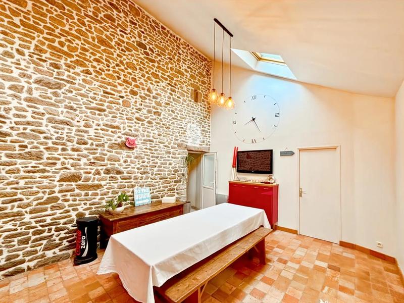 Maison - 240 m² - 5 pièces