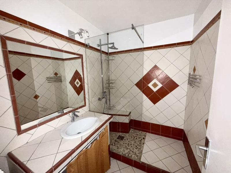 Appartement - 90 m² - 3 pièces