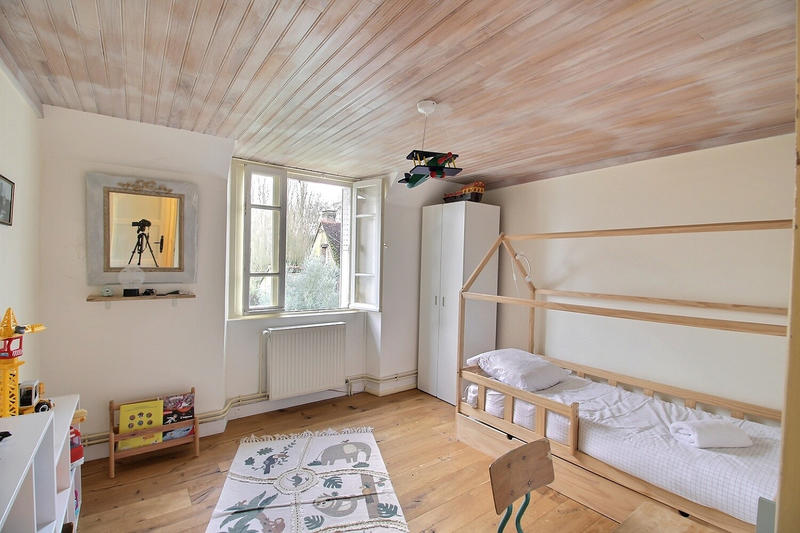 Demeure - 233 m² - 10 pièces