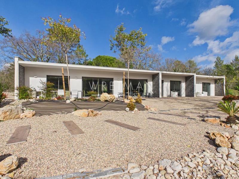 Villa - 203 m² - 5 pièces