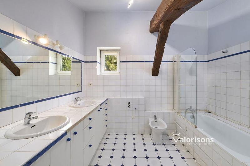 Maison - 212 m² - 6 pièces