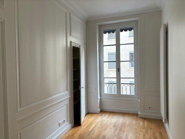 Appartement - 111 m² - 4 pièces