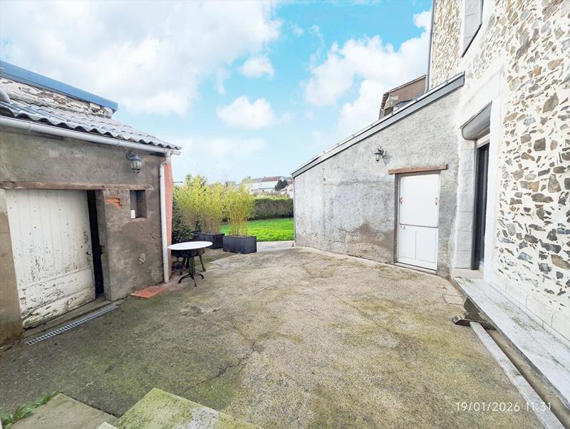 Maison - 184 m² - 8 pièces