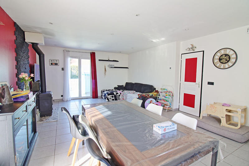 Maison - 95 m² - 5 pièces