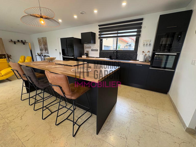 Maison - 146 m² - 5 pièces