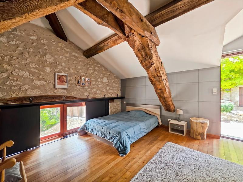 Demeure - 400 m² - 7 pièces