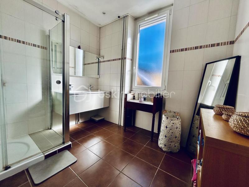 Maison - 168 m² - 8 pièces