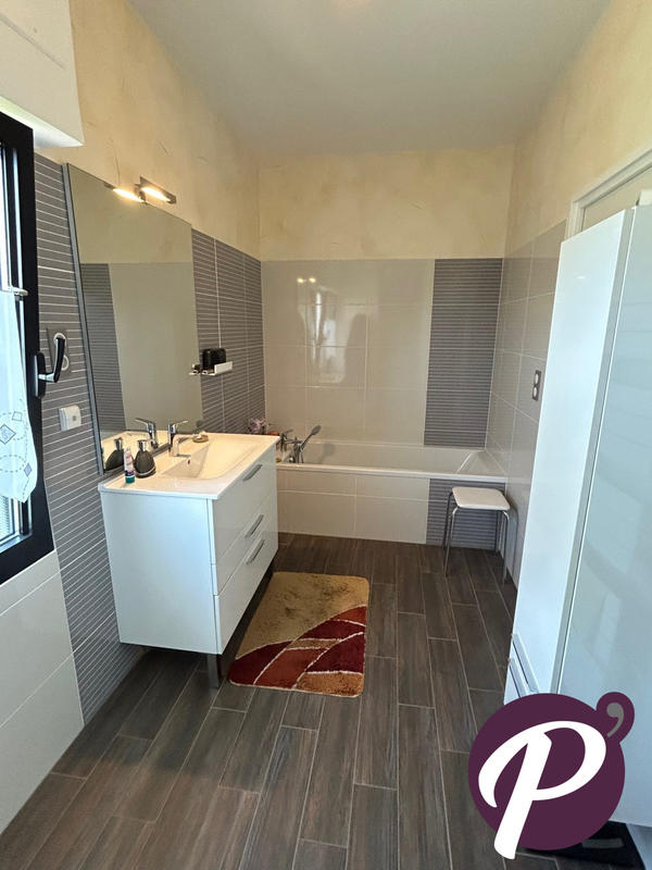 Maison - 184 m² - 6 pièces