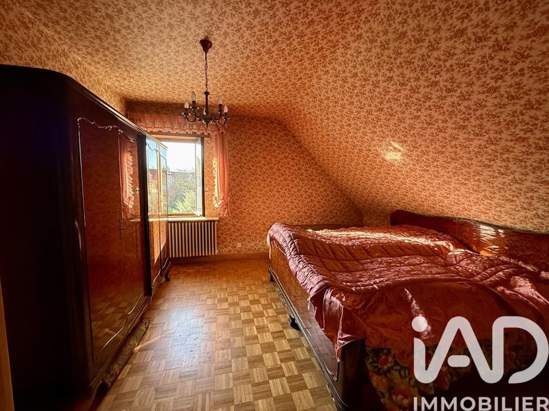 Maison - 210 m² - 8 pièces