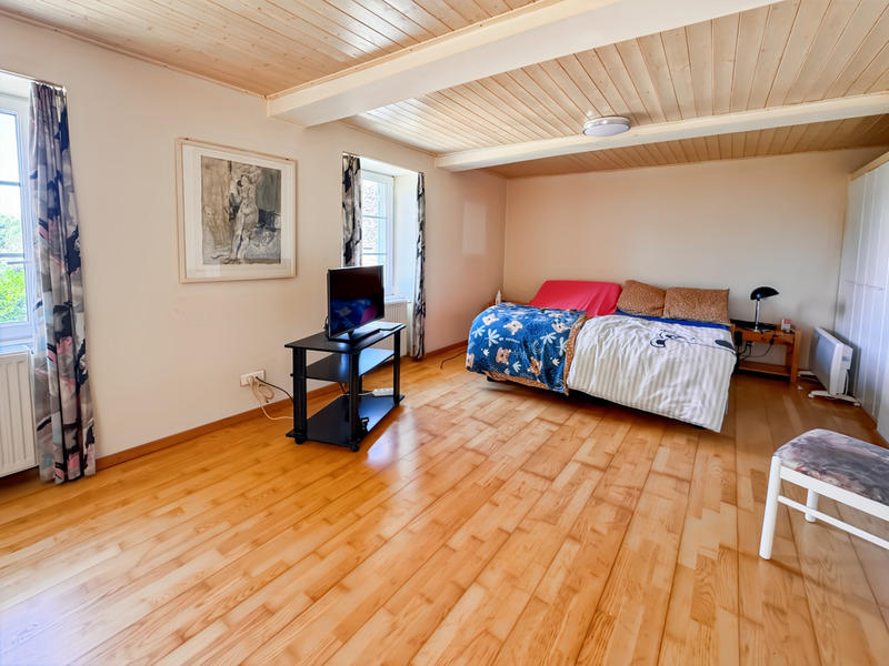 Maison - 234 m² - 9 pièces