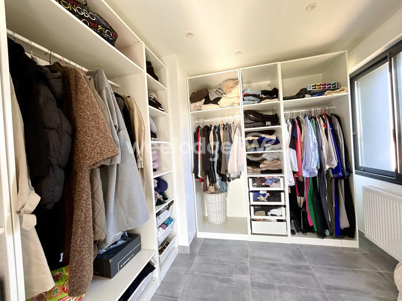 Villa - 260 m² - 9 pièces