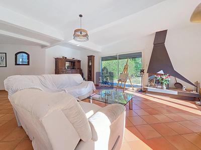 Maison - 179 m² - 6 pièces